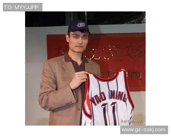 姚明篮板组合的传奇之路:从青涩球员到篮球巨星的成长历程