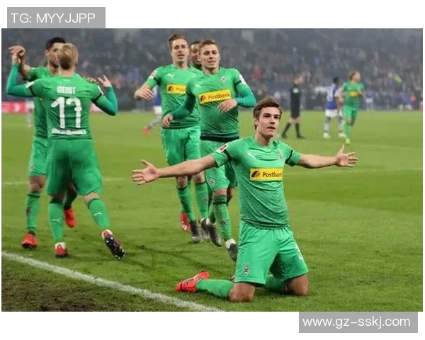 沙尔克主场逼平门兴，德甲保级之路艰险重重